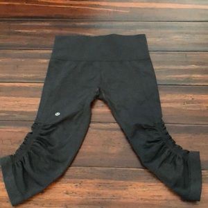 Lululemon athletica size 4 cropped yoga pants